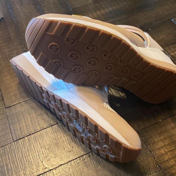 Beige white and gold platform lightweight Michael Kors sneaker’s - Picture 7 of 8
